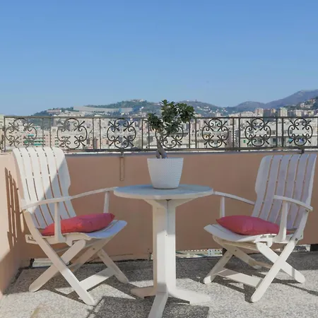 Terrazza Panoramica Su Brignole 아파트